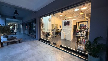 會賺錢的店面生日公園坐北朝南面寬吃市金店面｜高雄市苓雅區苓雅一路