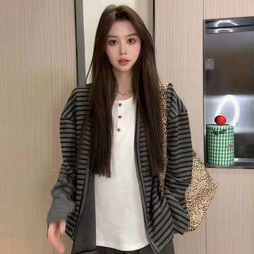 慵懶風上衣 外套 通懃上衣 寬鬆外套 慵懶風條紋長袖外套女秋季新款複古寬鬆單排扣上衣 胖胖女裝 平價女裝 韓國女裝
