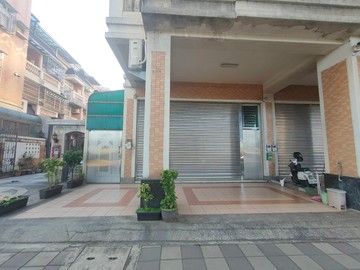 震後五房雙車大面寬透天一樓可當店面或孝親房｜台中市大里區環中東路