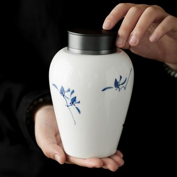 純手繪蝴蝶蘭茶葉罐陶瓷普洱茶罐密封罐家用中式茶葉儲存罐收納罐