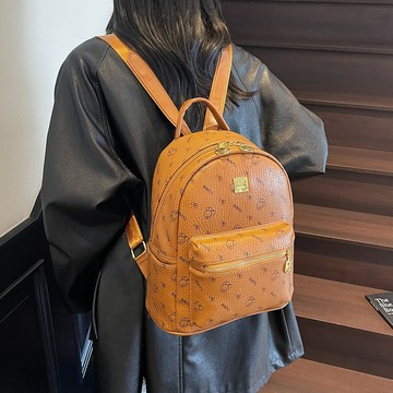 特賣🎀秋季新款後揹包2025百搭時尚潮女式學生上課大容量覆古印花揹包 大容量雙肩包 旅行休閒出行書包 後背包 DLMN