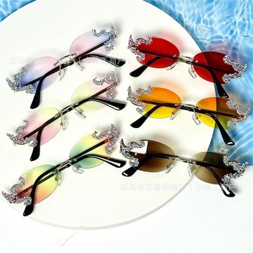 跨境專供歐美新款萬圣節裝飾墨鏡火焰鑲鉆時尚派對爆款無框太陽鏡