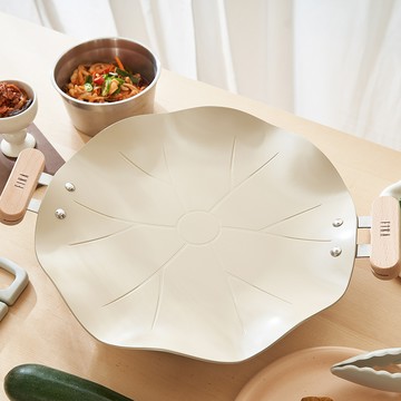 FIKA系列波紋木柄烤盤34cm(不挑爐具，瓦斯爐電磁爐可用)