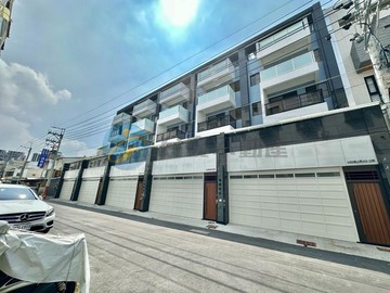 仁武核心地段八德南路4套房面寬6.8電梯雙車豪墅｜高雄市仁武區八德南路