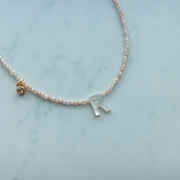 粉色客制字母項鍊