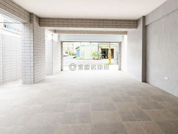 燕巢近橋科★全新角窗電梯雙車墅★｜高雄市燕巢區燕南三街