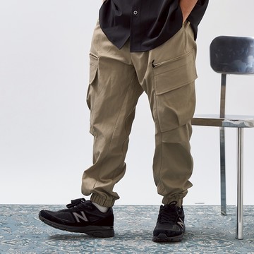 CACO-厚磅工裝斜口袋縮口褲(三色)-男【K1NA710】