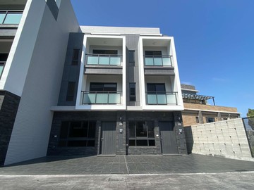 新社原墅新社花海臨路雙車位透天別墅 ｜台中市新社區興社街一段