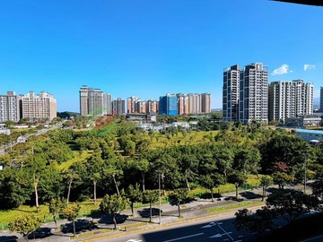 捷運儷境｜窗外就是公園質感裝潢三房平車｜新北市淡水區新市二路二段