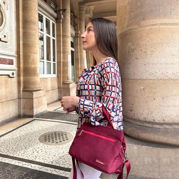 【ELLE Active】悠遊漫步系列-手提側背包/斜背包-小-紅色