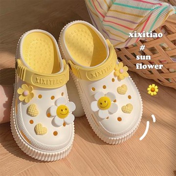 細細條 踩屎感增高厚底洞洞鞋女夏季網紅度假花朵沙灘鞋涼拖鞋ins