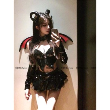 私韻【見習惡魔】性感COS裝掛脖漏背二次元制服 純欲魅魔漆皮裙子