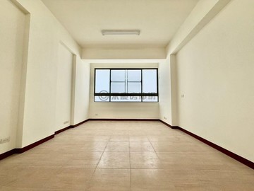 楊小扁~鄰後驛商圈高雄火車站9年屋全新未住透天｜高雄市三民區嫩江街