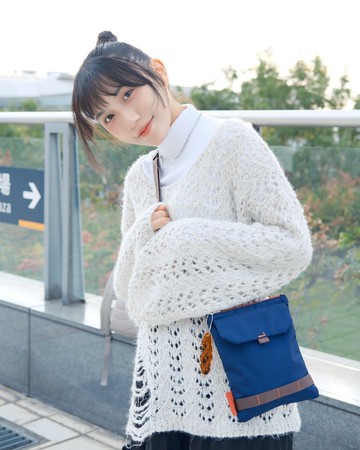 【DOUGHNUT】6.5吋 防潑水 斜背小包 TELEPORT 街頭時尚-藍 YU