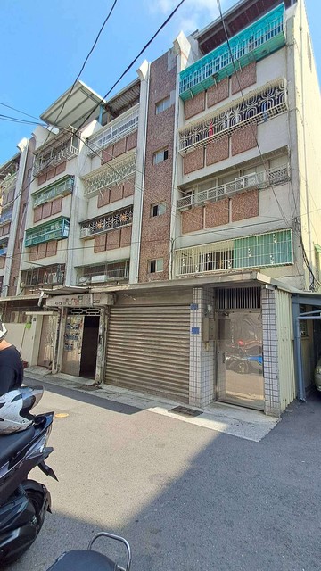 超大室內31坪公寓2樓文龍東路旁陽台進出｜高雄市鳳山區文中街