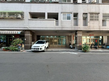 潮州愛國商圈大面寬店住1+2翻修美宅｜屏東縣潮州鎮朝昇東路