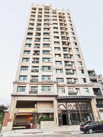 鳳山中山路熱鬧商圈陽光西班牙景觀2房+車位｜高雄市鳳山區和德街