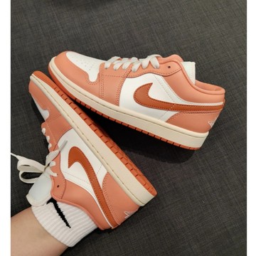 【逢甲 FUZZY】W Air Jordan 1 Low Madder Root 粉橘 DC0774-180