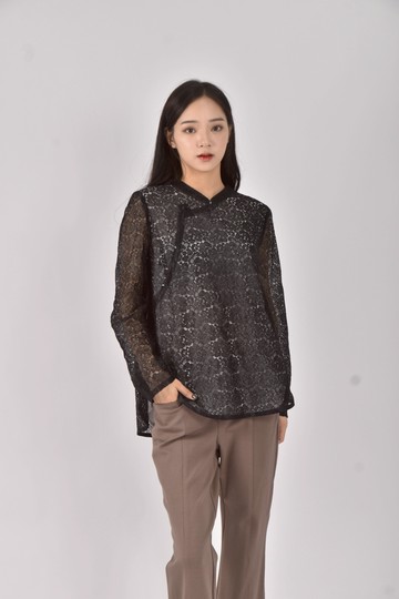 (M) chang chen棉質日牌雕花黑色長袖上衣