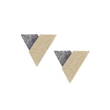 【Camouflage系列】愛心V耳環 米色