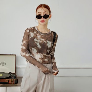 OB嚴選中大尺碼-渲染透膚不對稱開衩上衣《AB19151》