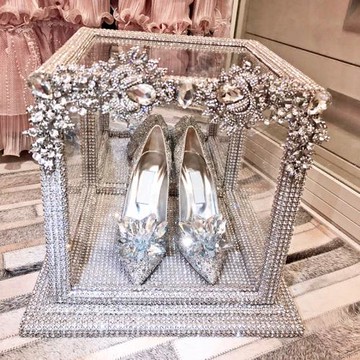 婚鞋女2024新款婚紗新娘鞋禮服水鉆淺口細跟高跟鞋水晶鞋宴會女鞋