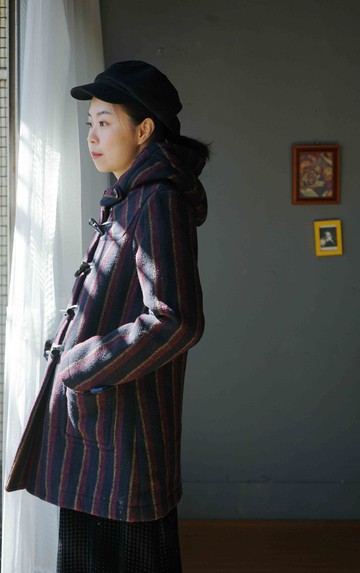 尋寶古著-學院風紅黑直紋毛呢牛角釦連帽大衣