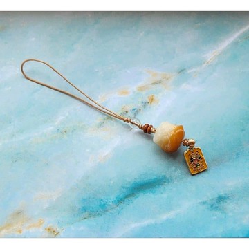 ☆星空燦爛水晶☆D45.精雕菩提醒獅+黃財神牌吊飾