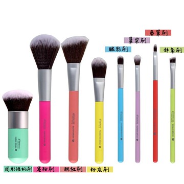 德國 Benecos 馬卡龍彩妝刷具 1支入 蜜粉刷 腮紅刷 粉底刷 暈染刷 唇筆刷 斜角刷 附發票【心心哈德】現貨 全館499超取免運｜全場下殺★滿額再享折扣