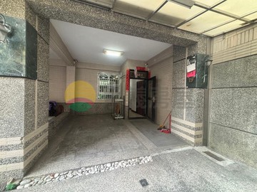 鳳山「映美墅」鬧中取靜正四樓透天美屋｜高雄市鳳山區公園一街