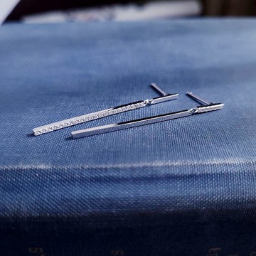 漫舞。細長不對稱鑲嵌造型925銀耳針 耳飾