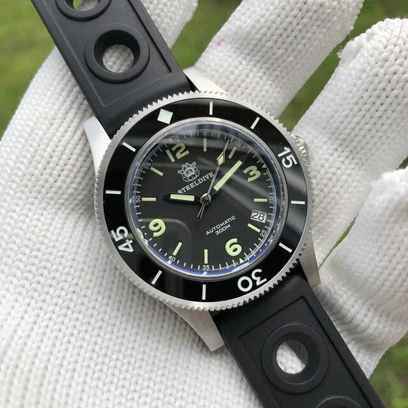 Steeldive SD1952ロゴ付き、日付41MM NH35自動ダイバーウォッチ