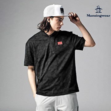 【MUNSINGWEAR 企鵝】男款黑色 m boy 滿版緹花機能防曬短袖T恤 MGRE2A03