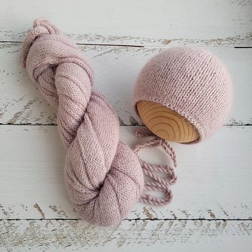 灰粉色蓬鬆新生兒帽子，帶包裹、針織拍照道具