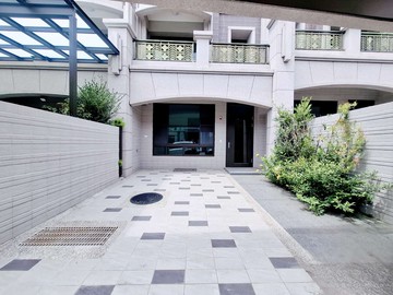 「雅鳳精選」新光田特區臨路大地坪電梯豪墅｜四套房｜台中市龍井區龍社路