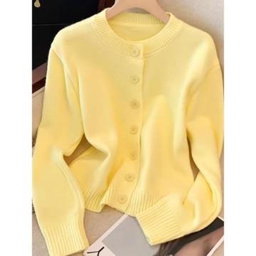 專柜奢侈品牌撿漏女裝冬季奶黃色短款毛衣韓系小個子慵懶針織開衫