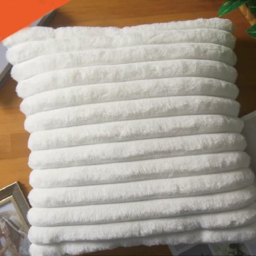 TROMSO 娜莉巴黎小兔毛抱枕  38 x 38cm  優雅白