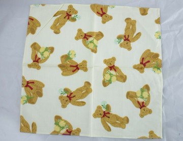 【震撼精品百貨】Holly's Bear 泰迪熊~小方巾『熊拿花』