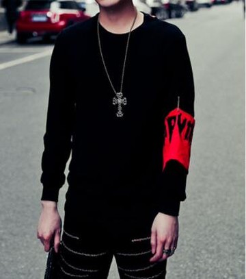 FINDSENSE品牌 男 時尚 街頭 潮 袖章 背後紅色十字拼接 長袖T恤 特色長T