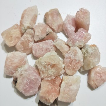 【藥魂】摩根石 原礦 招桃花 貴人 摩根石原礦 人緣 生意緣 人際關係圓潤 人緣暢旺 少見的原礦 桃花石 粉摩根石