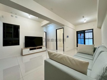 A★崑庭敦品｜信義國小捷運五福國中｜全新三房平車｜高雄市新興區八德一路