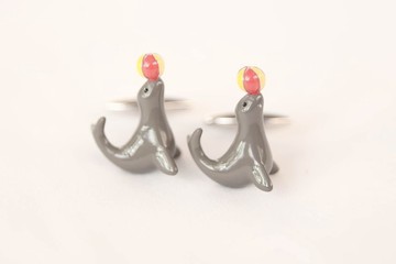海獅玩球 袖扣 Dolphin Play Ball Cufflink