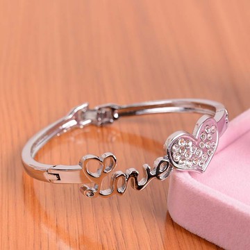 LOVE愛心鑲鉆手鐲 精美可愛飾品 合金首飾女士手鐲手環精品店