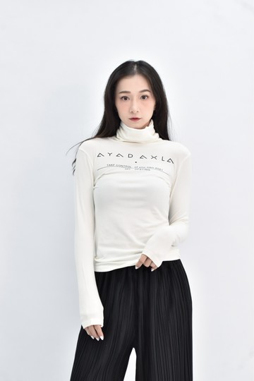 (S) carole 高領印花白色長袖上衣