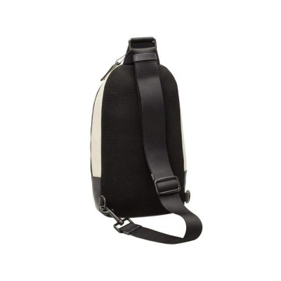 美品　コーチ 　 ショルダーバッグ　メッセンジャーバッグ　 ハワイアン柄 美品 コーチ ショルダーバッグ メッセンジャーバッグ ハワイアン