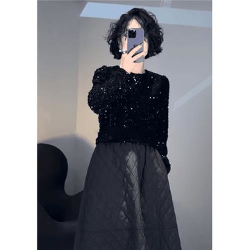 亮閃閃網紅短款t恤女襯衫秋季新款2025設計感小個子亮片打底上衣