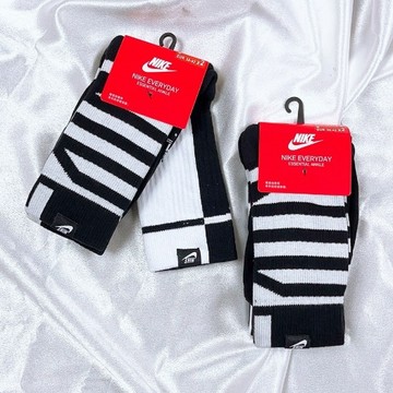【other more 特選潮流】正品Nike SNKR Sox 黑白鴛鴦塗鴉 舒適 緩震 長襪 (2入)