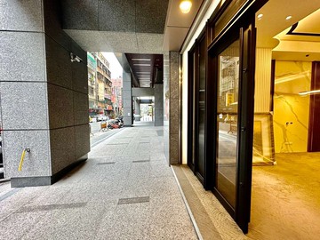 ♛黃金店面-漂亮地段-商圈人潮-稀有店辦♛｜新北市三重區長元街