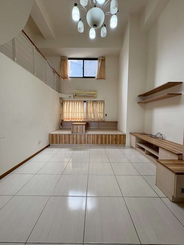 鄉林凱撒挑高樓中樓3+1房平車美屋｜台中市南區忠明南路