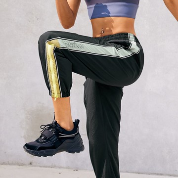 元動力 零感撞色拉鍊織帶九分運動褲(黑色；S-L)4232326811